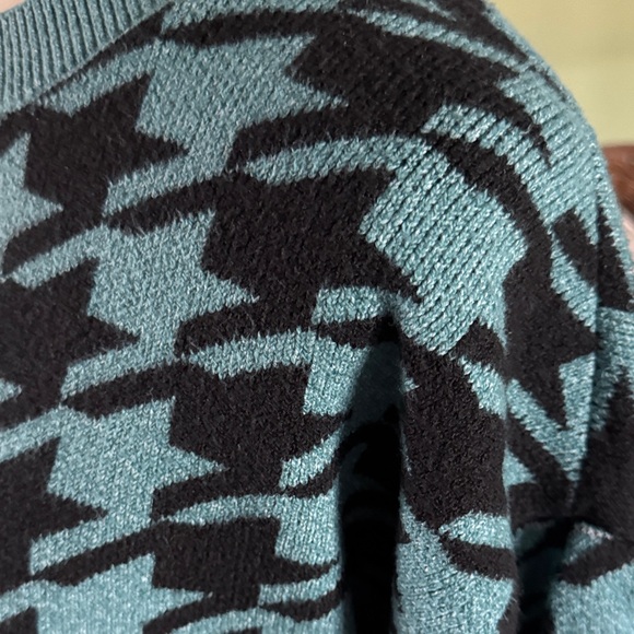 LOFT Houndstooth Sweater - Picture 4 of 5